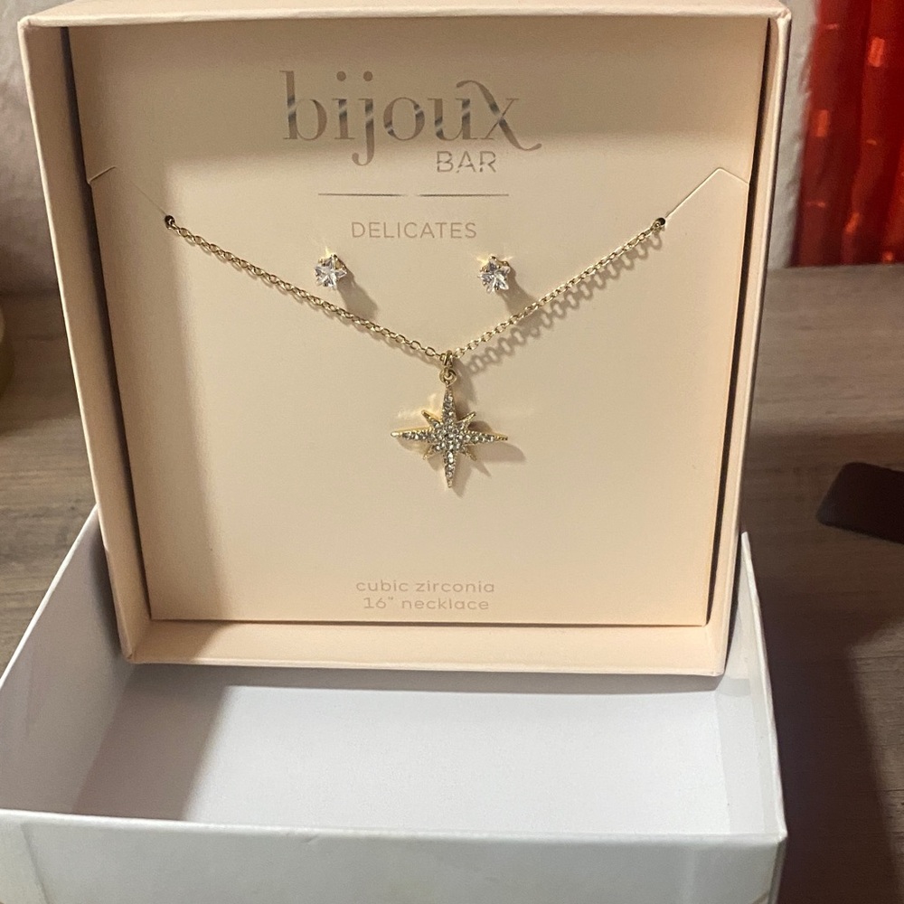 Bijoux Bar Gold Star Necklace and Earring Set